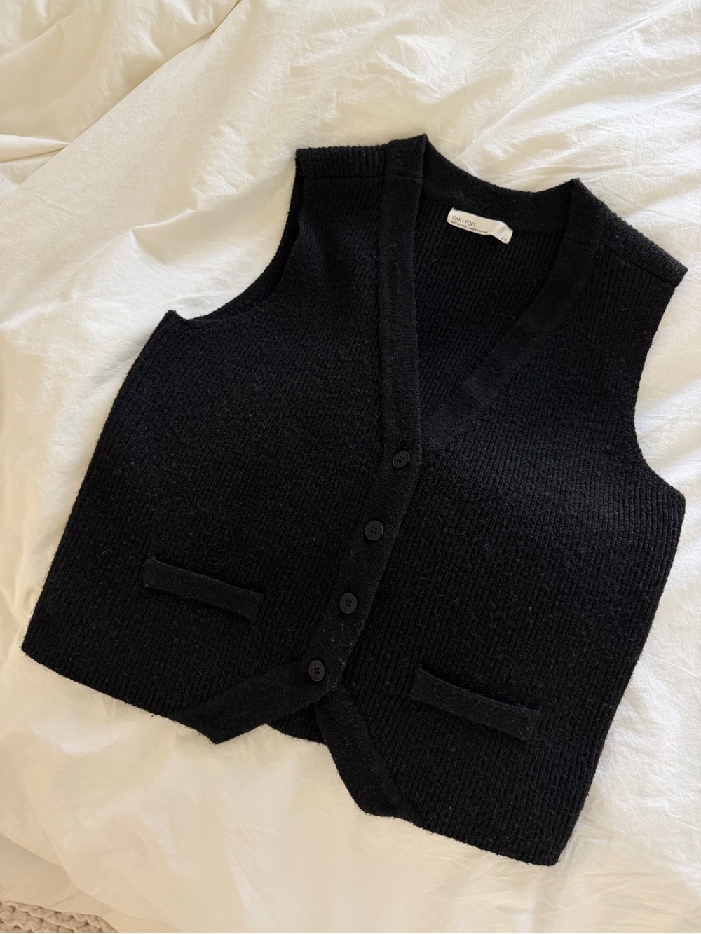 OAK + FORT Black V-Neck Button-Front Knit Vest